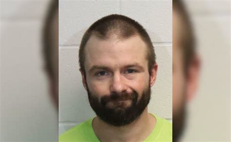 Escaped inmate still on loose from corrections facility in Saginaw | KAXE