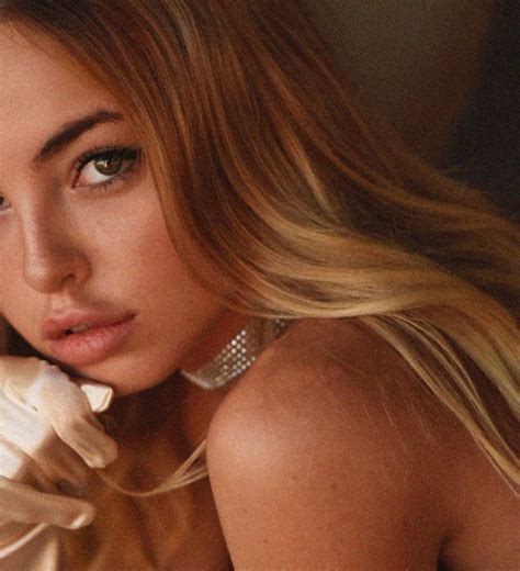 Download Emma Kotos in Elegant Diamond Necklace Wallpaper | Wallpapers.com