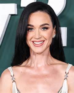 Katy Perry Claps Back At Critics Amid Tour Backlash