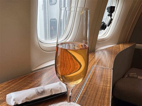 Gulf's least WOW, First Class review on Qatar Airways' 777/300 - The ...