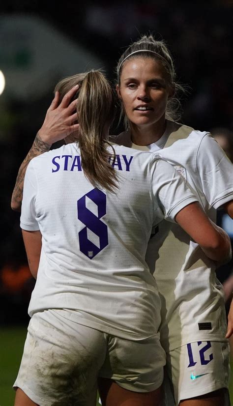 Women's Football, Star Wars, Soccer Girl, Women's Feet, Female Athletes, Bmw M5, Athletics ...