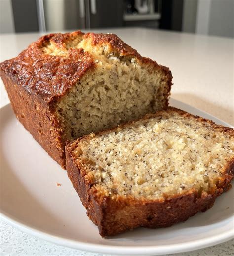 Greek Yogurt Banana Bread: A Simple, Moist Delight!