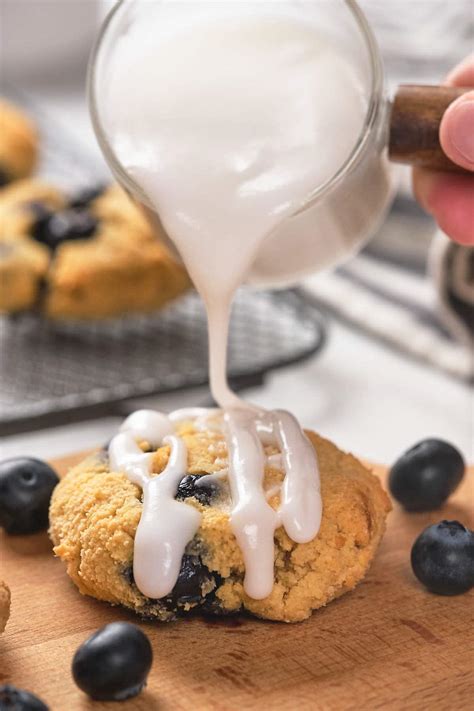Can Oatmeal Cause Gas? Here's Why You Feel Bloating