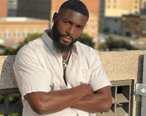 Coye Simmons Love Island: age, education, career, earnings, bio