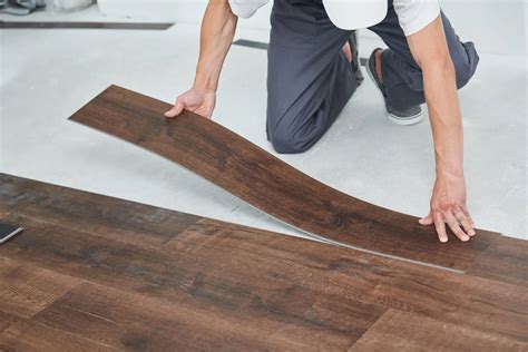 What Is the Difference Between Vinyl and Resilient Flooring? | Ozburn ...