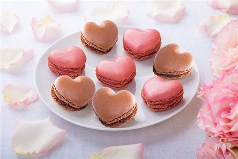 Tipiak's Heart-shaped Macarons Romanticize Dessert Menus in UK | Frozen ...