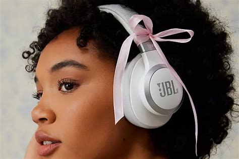Best JBL Live 770NC Headphones Review | ArmorSound