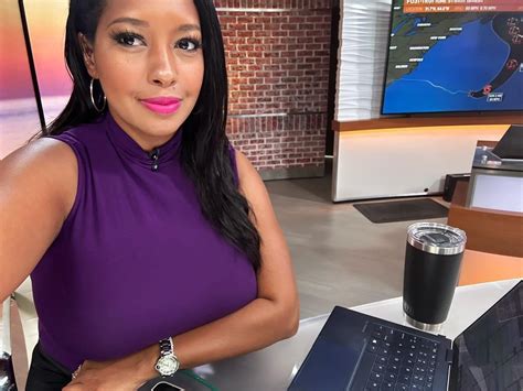 Dana Smith : r/CurvyNewsWomen