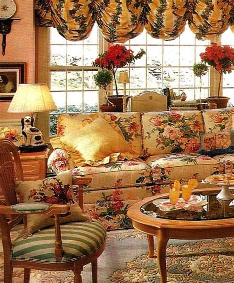 Pin by Donna Woytovich on LOVELY INSIDE SPACES | English cottage decor ...