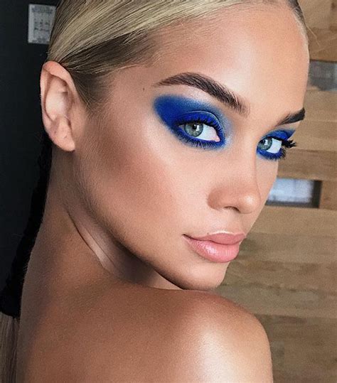 21 Pretty Blue Eye-Shadow Looks That Are So Chic | Who What Wear
