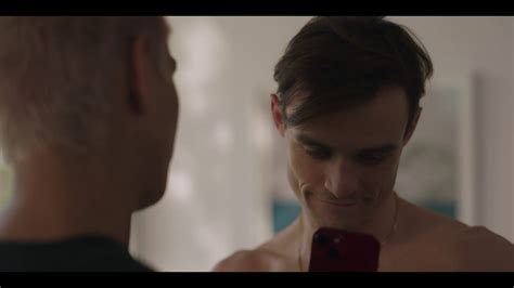 ausCAPS: Thomas Doherty nude in Gossip Girl (2022) 2-05 "Games, Trains And Automobiles"