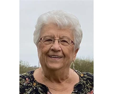Stella L Mikolajczak Obituary (2025) - Brenham, TX - Memorial Oaks Chapel