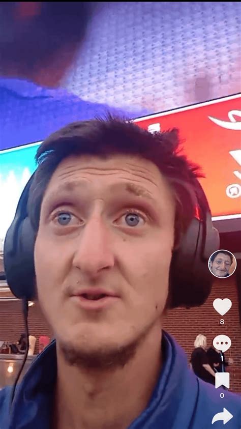 New headset just dropped. Betting is open for how long till he smashes ...