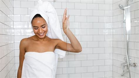 5 reasons to take a cold shower | The GoodLife Fitness Blog