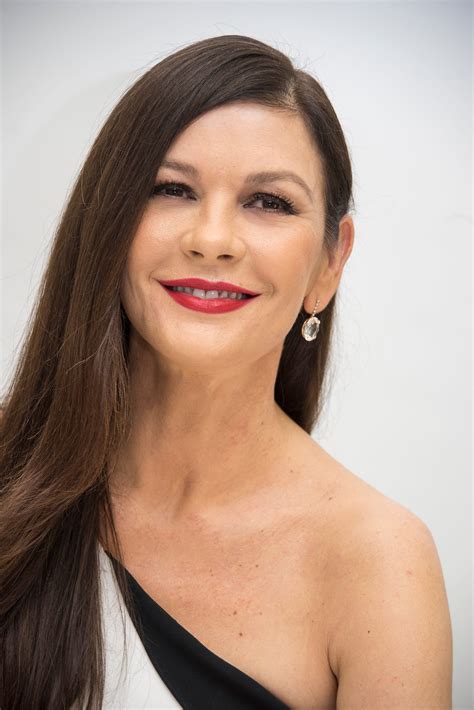 10 Celebrities Who Have Bipolar Disorder