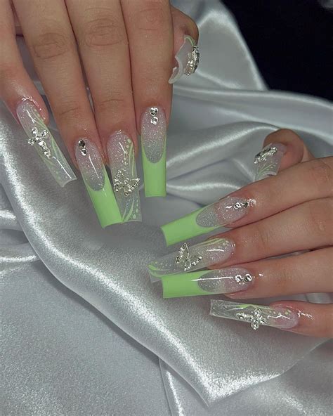 25 Best Y2K Nail Ideas to Try