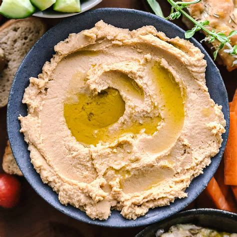How to Eat Hummus (The Best Ideas & Pairings!) - The Greek Foodie