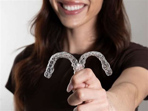 SMILE AGAIN - Clear Aligners by Frontier Dental Lab