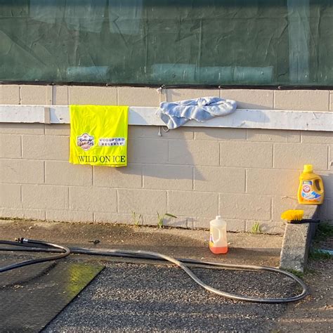 Kentucky Derby horse Wild on Ice dies nine days before race - Sports Illustrated