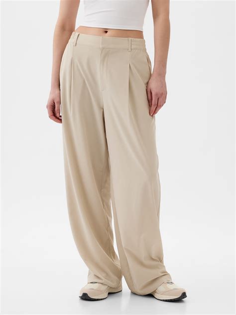 GapFit High Rise Runaround Trousers | Gap