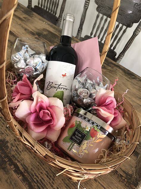 Create the Perfect Bridal Shower Gift Basket