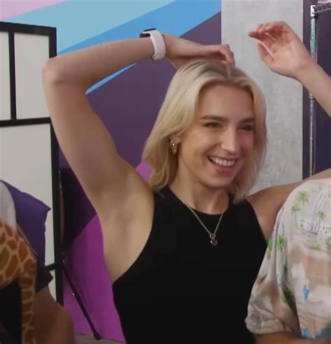 Courtney Miller (Smosh) : r/CelebrityArmpits