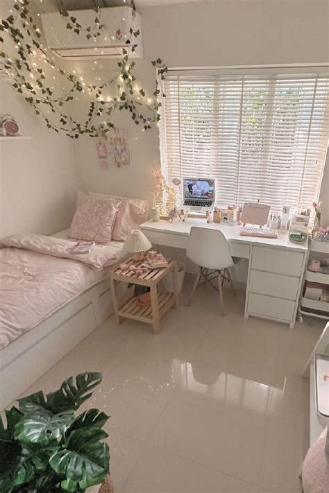 Soft Girl Aesthetic Room Decor | Girly Room Inspo