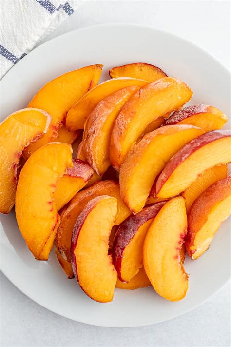 How to Freeze Peaches {Step by Step Guide} - Eating Bird Food