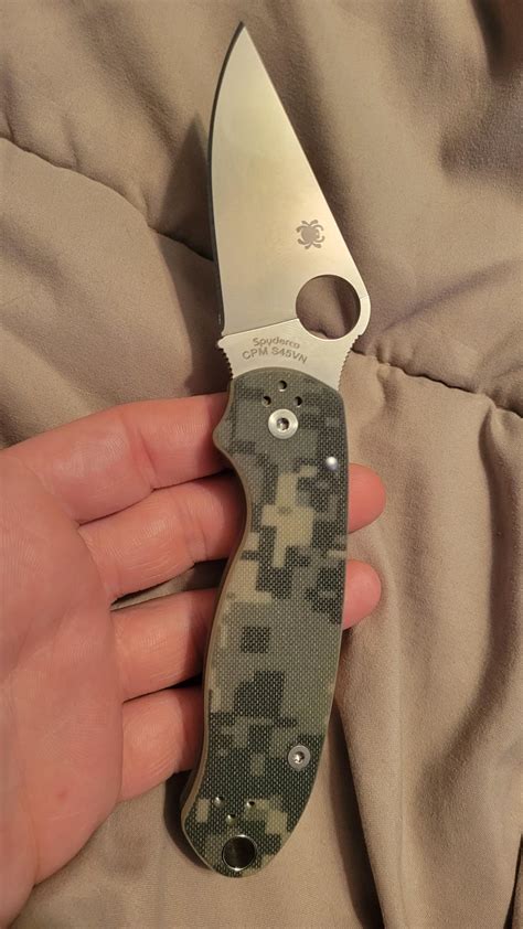 NKD! Spyderco Para 3 Digi Camo. : r/spyderco