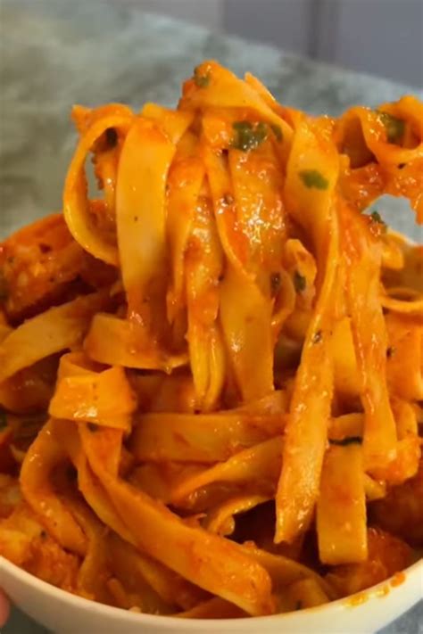 Shrimp Pasta with Roasted Bell Pepper Sauce - Kitch