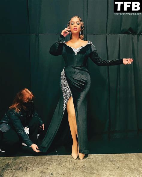 Tyra Banks Sexy (27 Photos) - OnlyFans Leaked Nudes