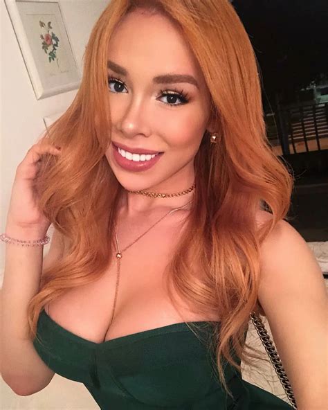 Kinda feels like she's smiling at me | Scrolller