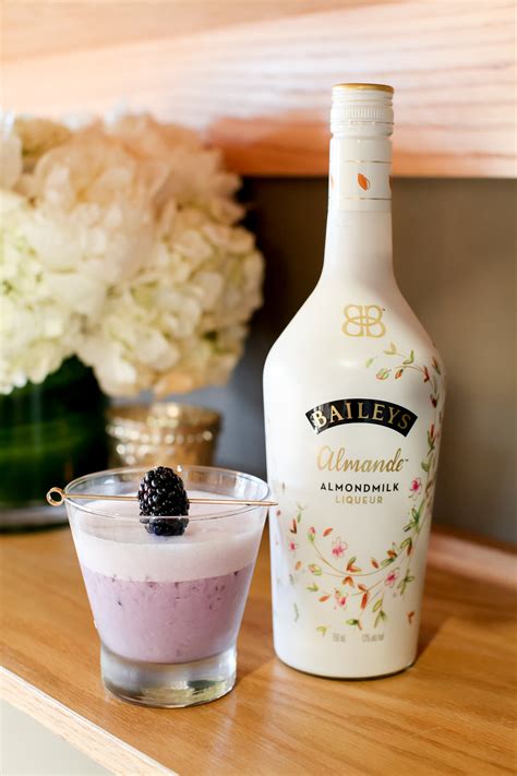 Baileys Almande Yoga with a Twist | SusieDrinks