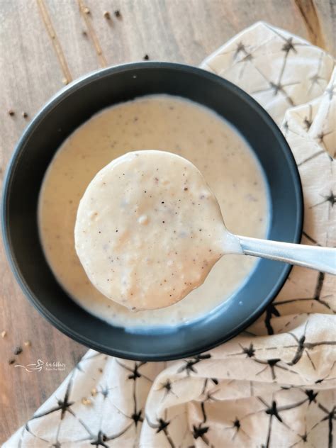 Simple White Country Gravy Recipe