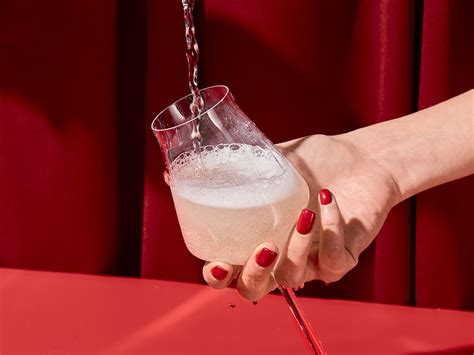 Why You Shouldn’t Mix Ibuprofen and Alcohol, According to Doctors | SELF