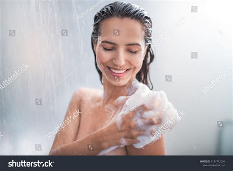 18,107 Women taking shower Images, Stock Photos & Vectors | Shutterstock