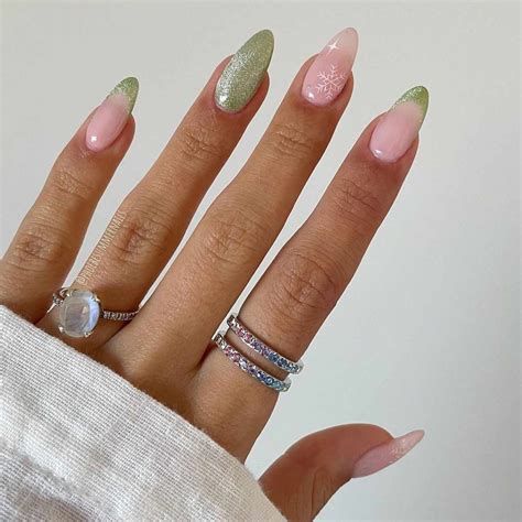 20 Snowy Nail Designs for a Frosty Winter Manicure