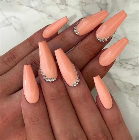 40+ Peach Nail Designs for a Cheerful and Chic Mani