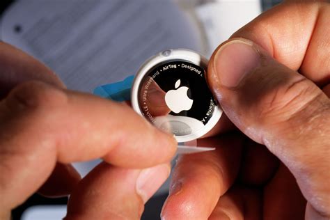 How to Remove and Replace Your AirTag’s Battery | WIRED