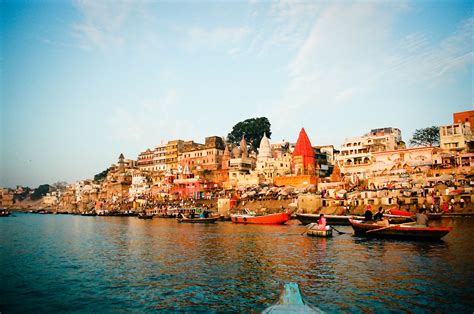 File:Ganges River bank in Varanasi.jpg - Wikimedia Commons