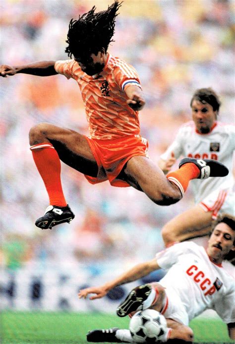 Pin by Sanny Santana on Futebol | Ruud gullit, Best football players ...