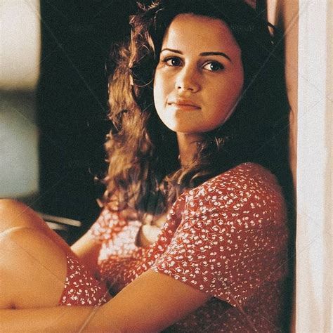 carla gugino fanpage 🦋 | Here's a Carla Gugino trailer selfie to ...