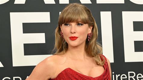Taylor Swift Debuts Song in Handmaid’s Tale | What’s Trending