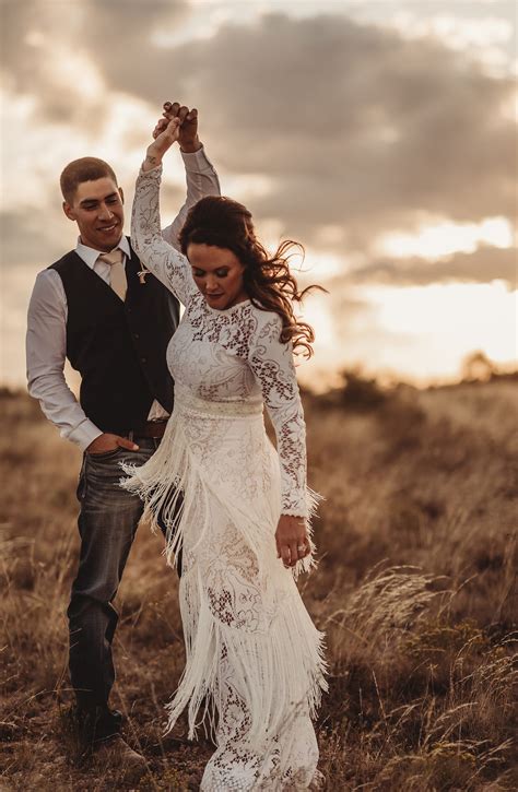 Western wedding dresses with boots 60 photos - Vianawedding.com