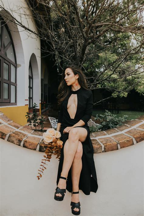 Seductive Woman With Bare Breast Photos, Download The BEST Free Seductive Woman With Bare Breast ...