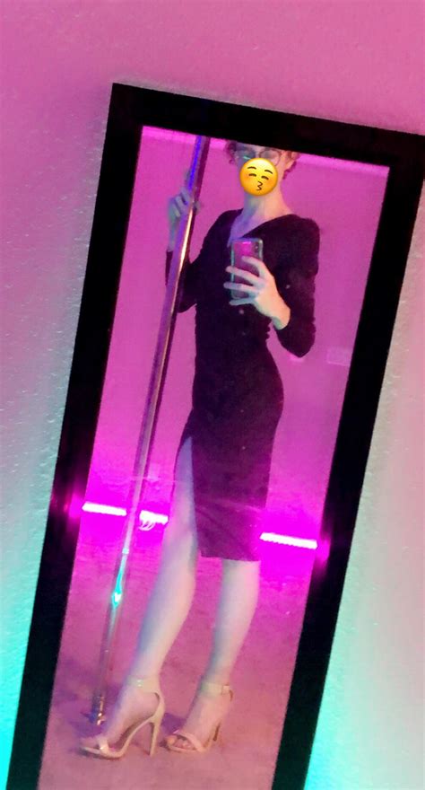 Does anyone want to be my first BBC?🥰🤤 | Scrolller