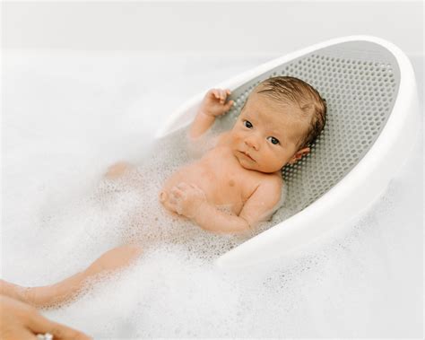 5 Hacks for Stress-Free Baby Bath Time | Hello Fashion