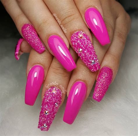 Pin by Kelly Livingston on Nail design | Pink glitter nails, Pink nail ...