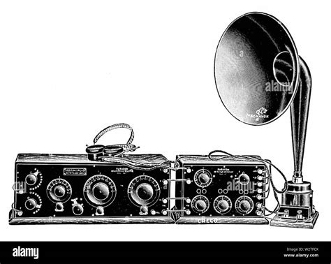 1920s radio hi-res stock photography and images - Alamy