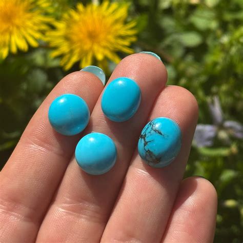 Kingman Turquoise in Clean, Robin's Egg Blue - 12x10mm Oval Cabochon ...